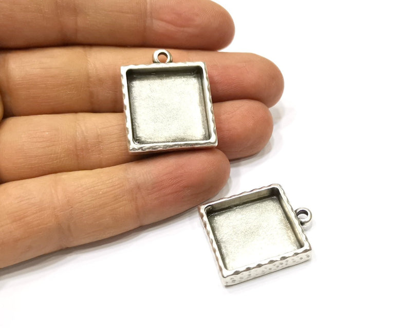 2 Silver Hammered Base Blank inlay Blank Pendant Base Resin Blank Mosaic Mountings Antique Silver Plated Metal (20x20mm blank )  G16789
