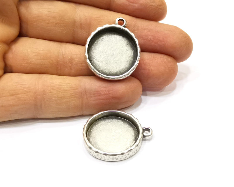 2 Silver Hammered Base Blank inlay Blank Pendant Base Resin Blank Mosaic Mountings Antique Silver Plated Metal (22mm blank )  G16808