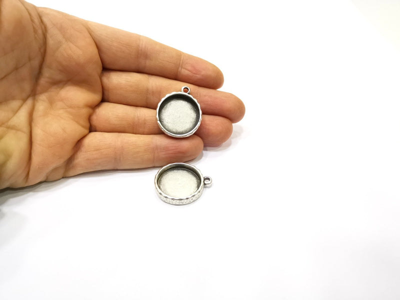 2 Silver Hammered Base Blank inlay Blank Pendant Base Resin Blank Mosaic Mountings Antique Silver Plated Metal (22mm blank )  G16808