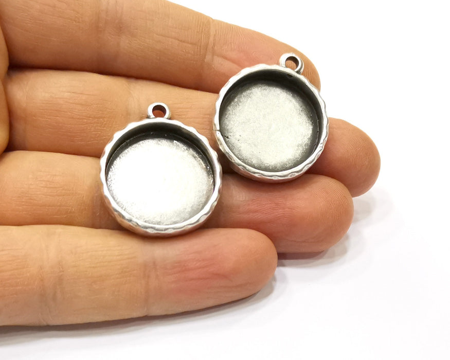 2 Silver Hammered Base Blank inlay Blank Pendant Base Resin Blank Mosaic Mountings Antique Silver Plated Metal (22mm blank )  G16808
