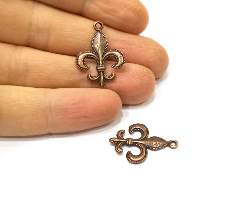 8 Copper Charm Antique Copper Charm (26x19mm) G16885