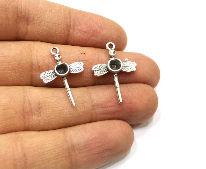 5 Dragonfly Charms Antique Silver Plated Metal (5 mm bezel )  G17495