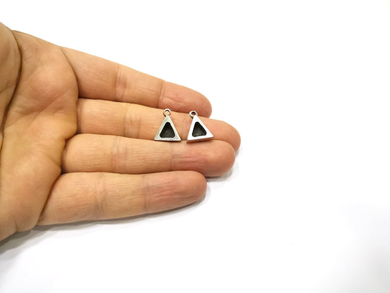 4 Silver Hammered Base Blank inlay Blank Pendant Base Resin Blank Mosaic Mountings Antique Silver Plated Metal (7x6mm blank )  G17132