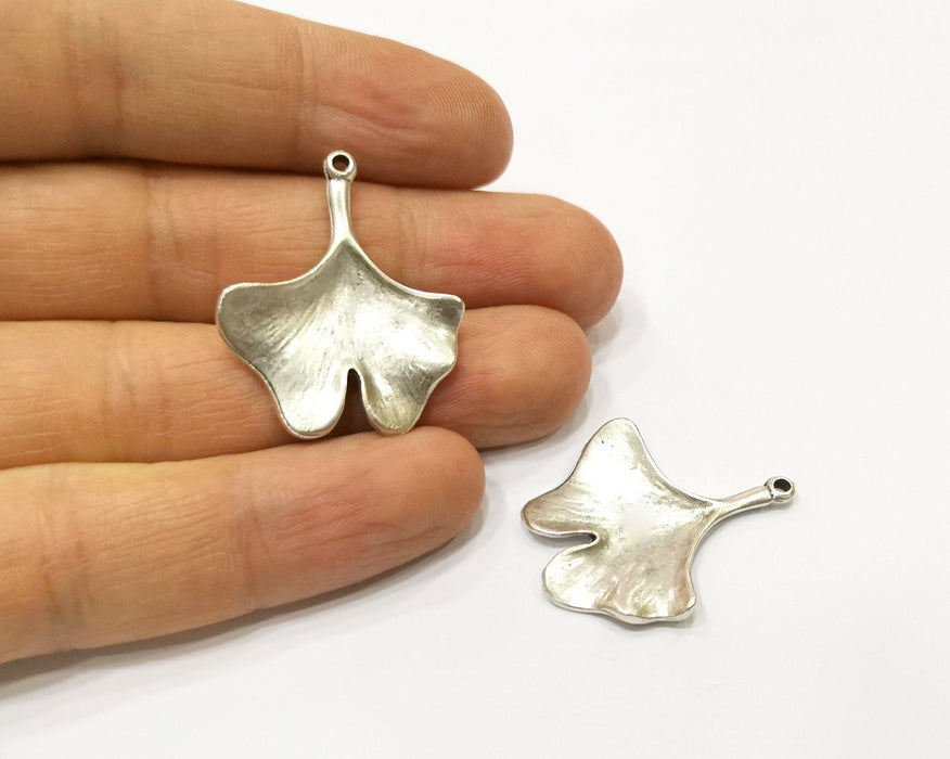 4 Ginko Charms Leaf Charms Antique Silver Plated Charms (33x27mm)  G9983