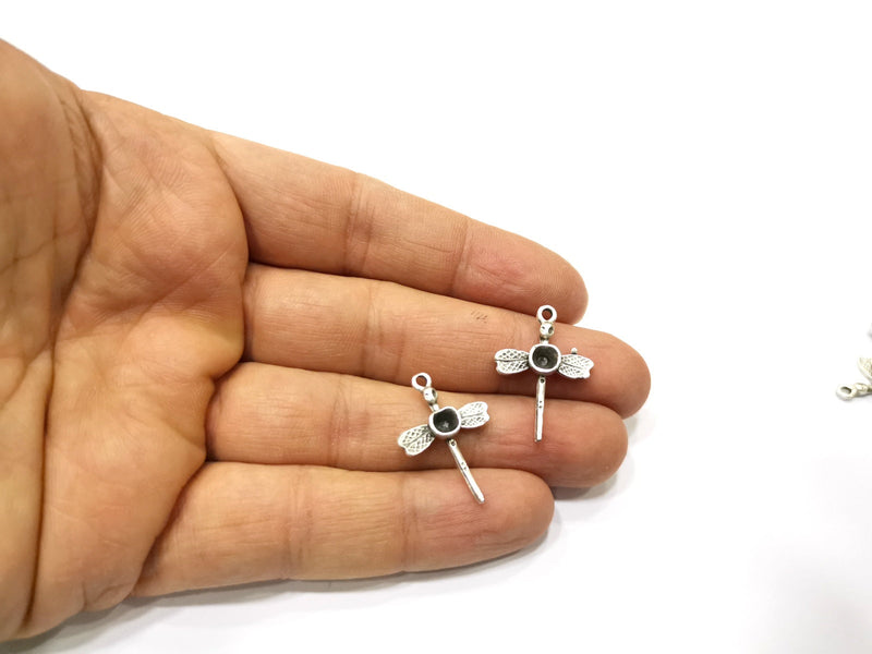 5 Dragonfly Charms Antique Silver Plated Metal (5 mm bezel )  G17495