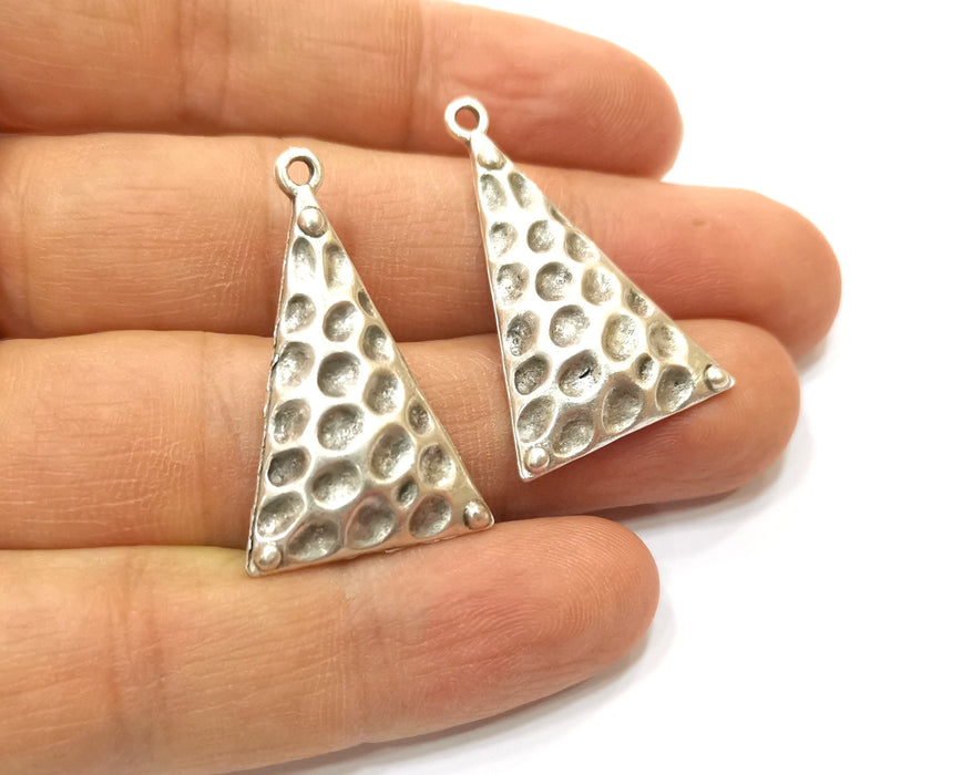 4 Hammered Triangle Charms Antique Silver Plated Charms (35x21mm)  G17803