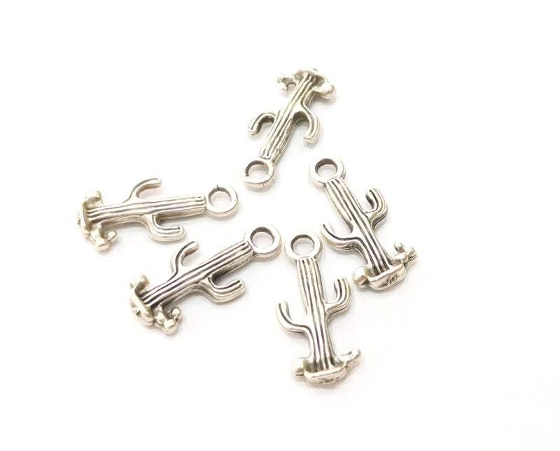 10 Cactus Charms Antique Silver Plated Charms (20x9mm)  G18083