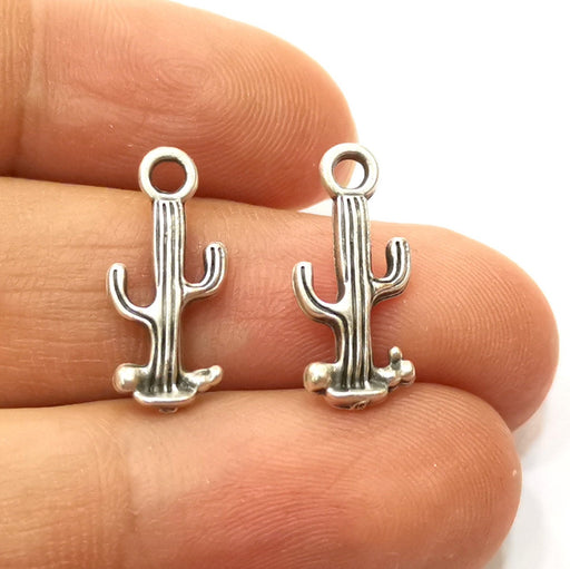 10 Cactus Charms Antique Silver Plated Charms (20x9mm)  G18083