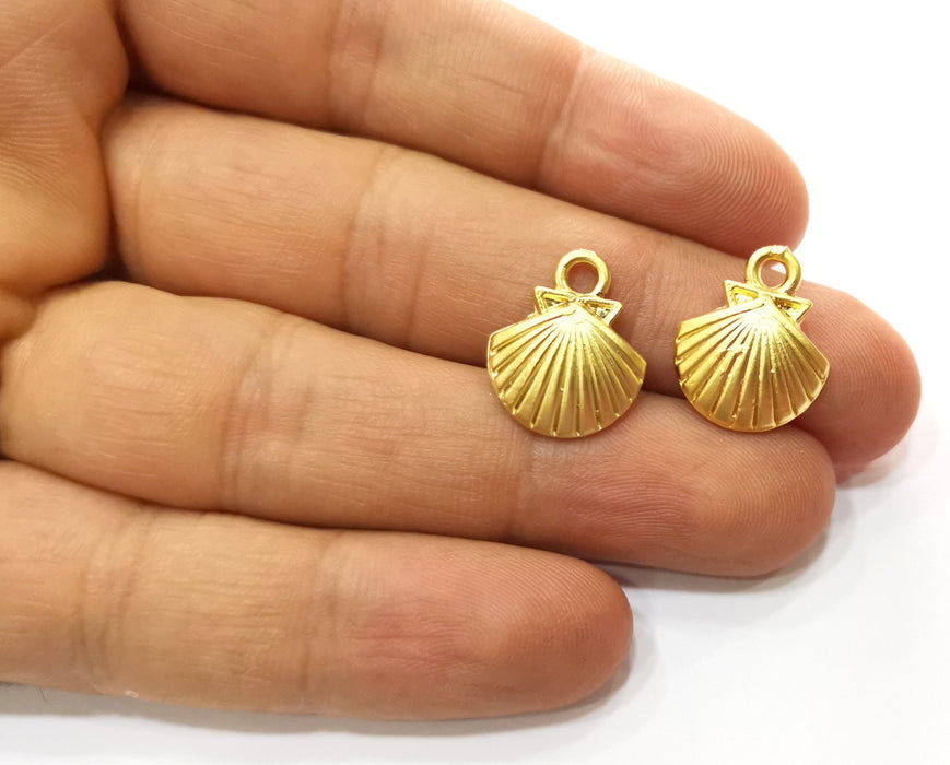 5 Sea Shell Charms Gold Plated Charms (18x14mm)  G18218