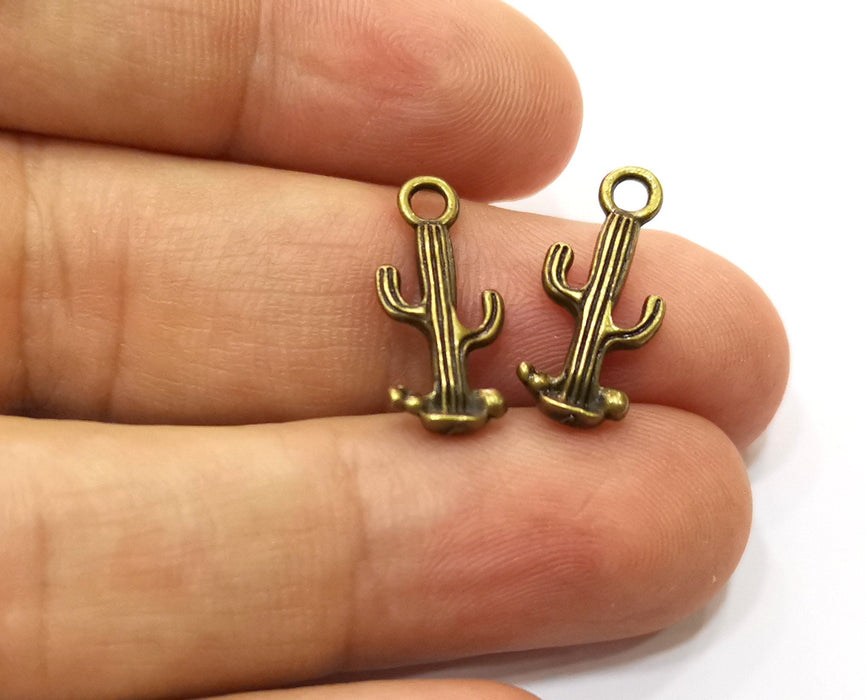 10 Cactus Charms Antique Bronze Plated Charms (20x9mm)  G18267