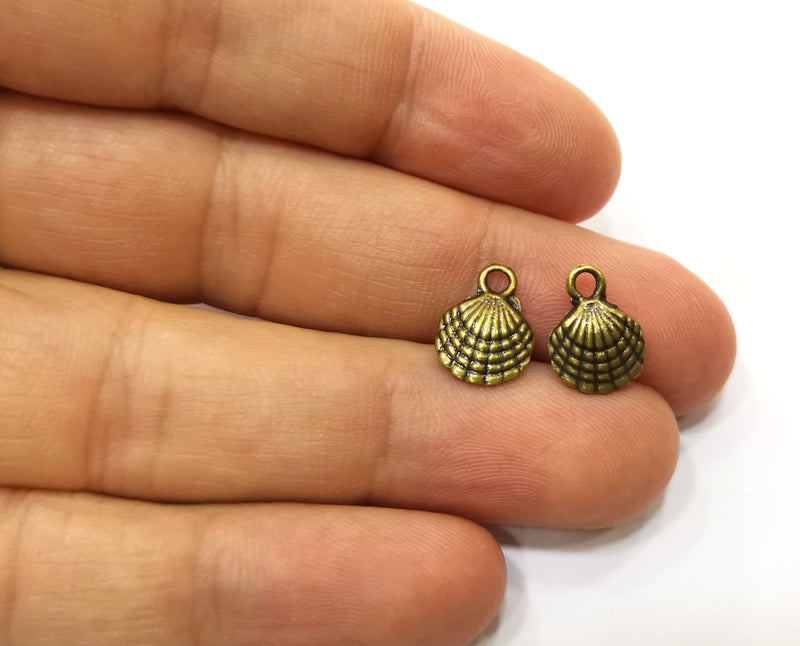 10 Oyster Sea Shell (Double Sided) Charms Antique Bronze Plated Charms (13x10mm)  G18268