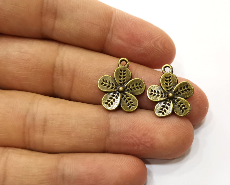 10 Flower Charms Antique Bronze Plated Charms (19x16mm)  G18275