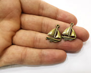 10 Sailing Ship Antique Bronze Plated Charms (23x17mm)  G18284
