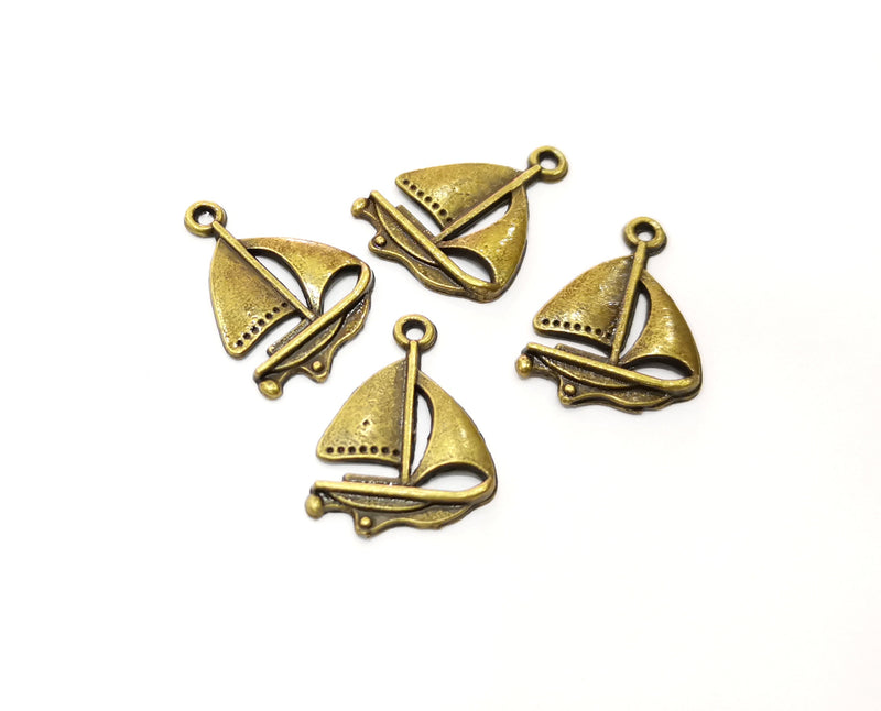 10 Sailing Ship Antique Bronze Plated Charms (23x17mm)  G18284