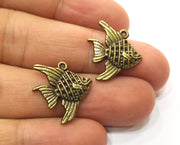 10 Fish Charms Antique Bronze Plated Charms (21x18mm)  G18330
