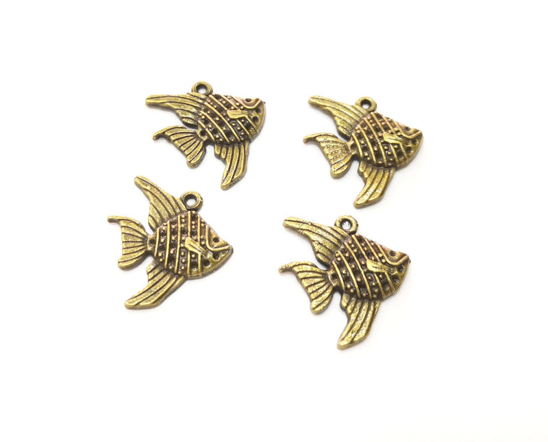 10 Fish Charms Antique Bronze Plated Charms (21x18mm)  G18330