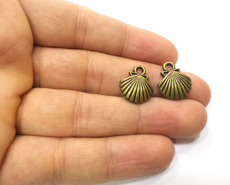 10 Sea Shell Charms Antique Bronze Plated Charms (18x14mm)  G18337