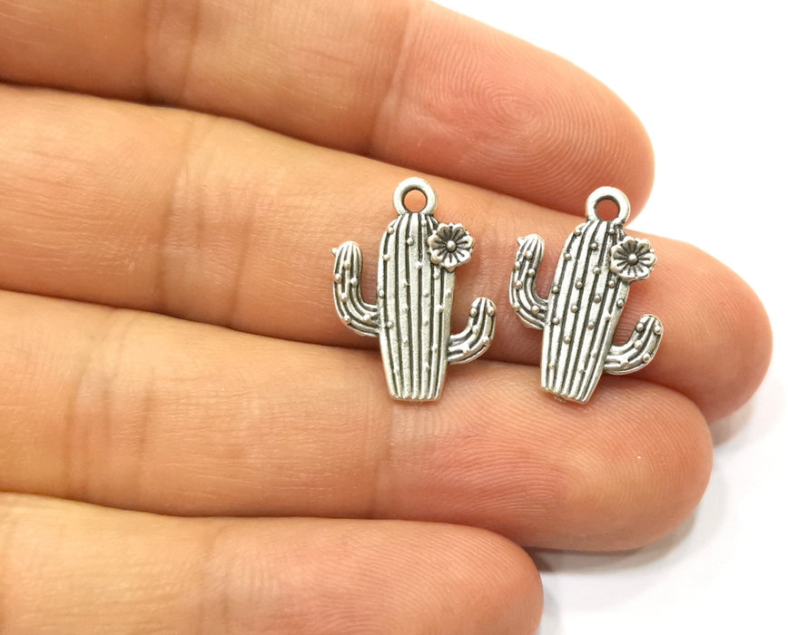 10 Cactus Charms Antique Silver Plated Charms (20x15mm)  G18412