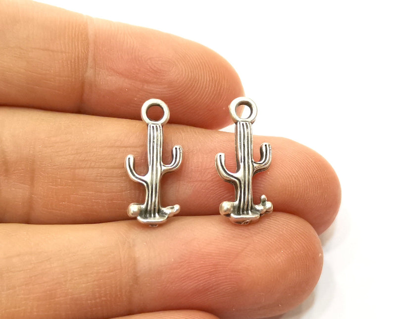 10 Cactus Charms Antique Silver Plated Charms (20x9mm)  G18083