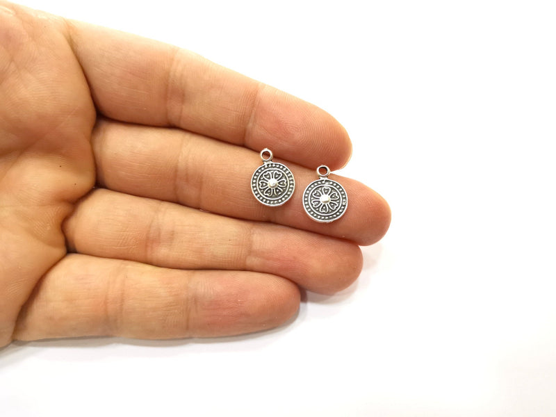 20 Silver Charms Antique Silver Plated Charms (11mm) G18095