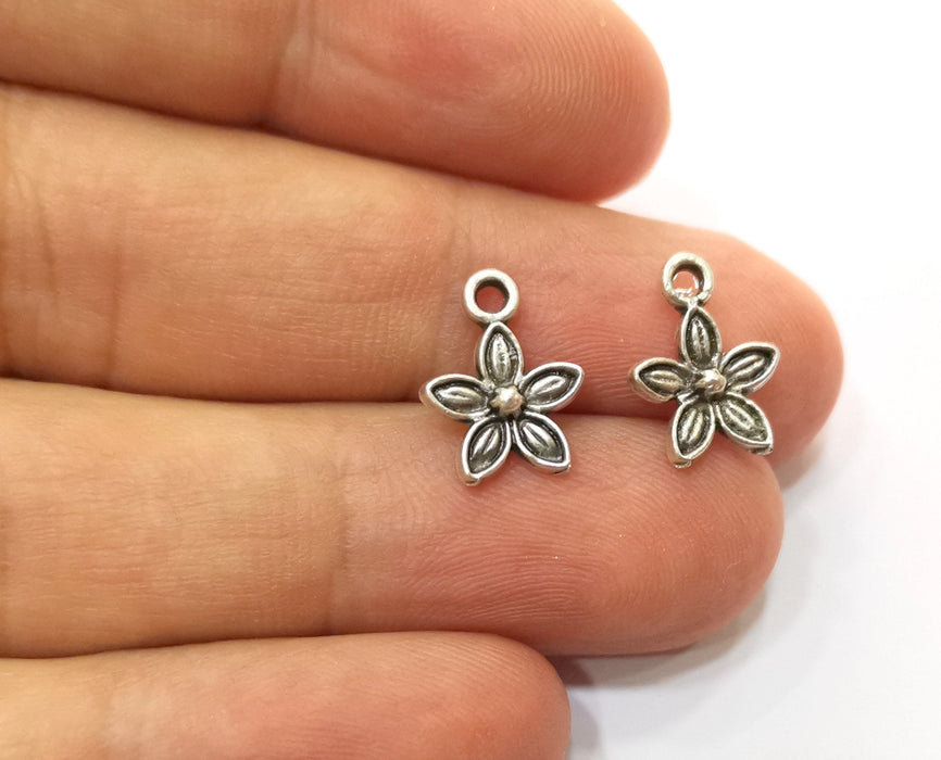 20 Flower Charms Antique Silver Plated Charms (14x11mm)  G18652