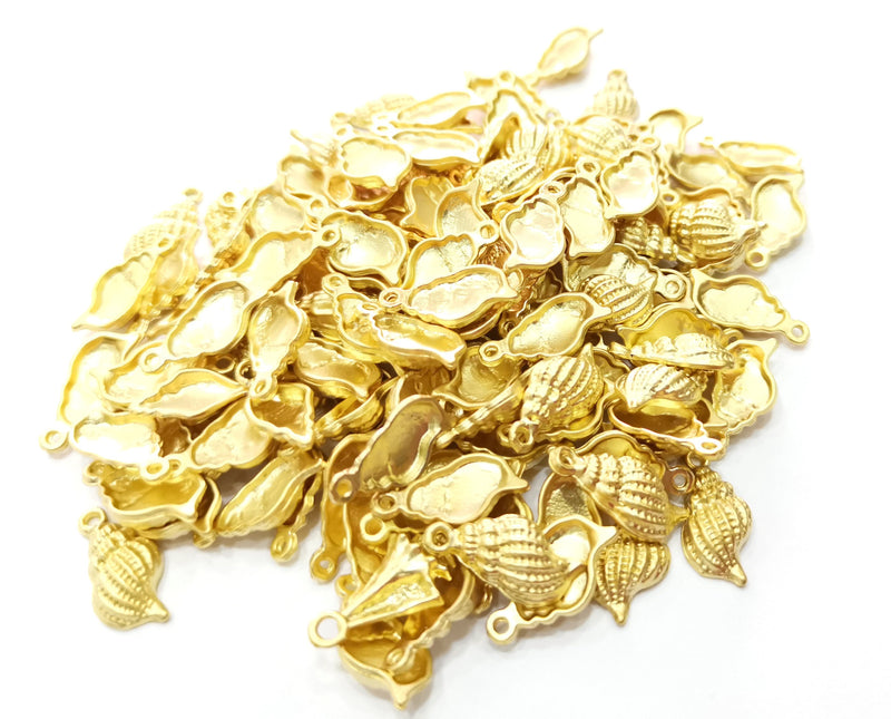 8 Conch Sea Shell Charms Gold Plated Charms (20x10mm)  G18191
