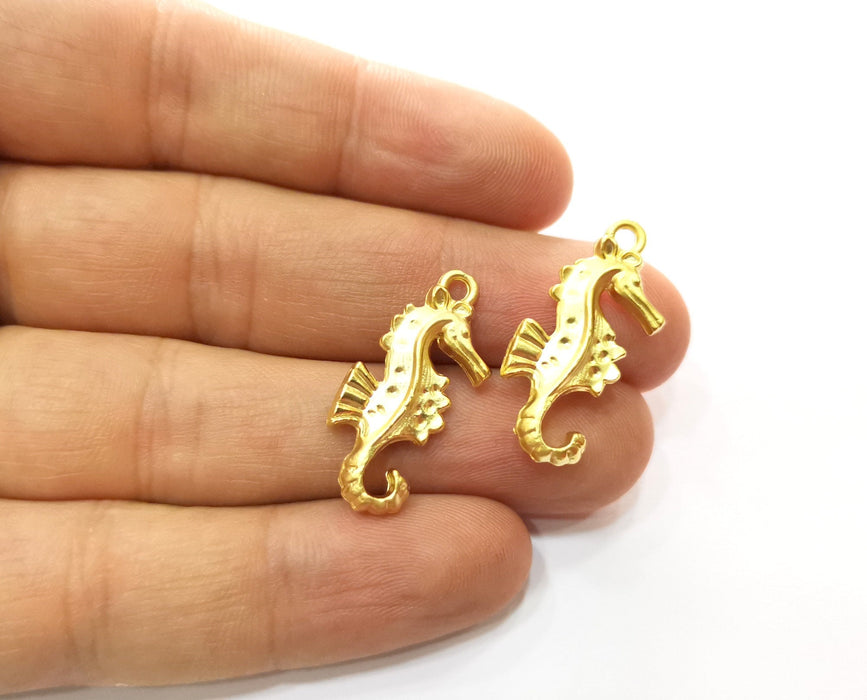 5 Seahorse Charms Gold Plated Charms (28x13mm)  G18199