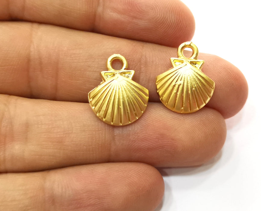 5 Sea Shell Charms Gold Plated Charms (18x14mm)  G18218