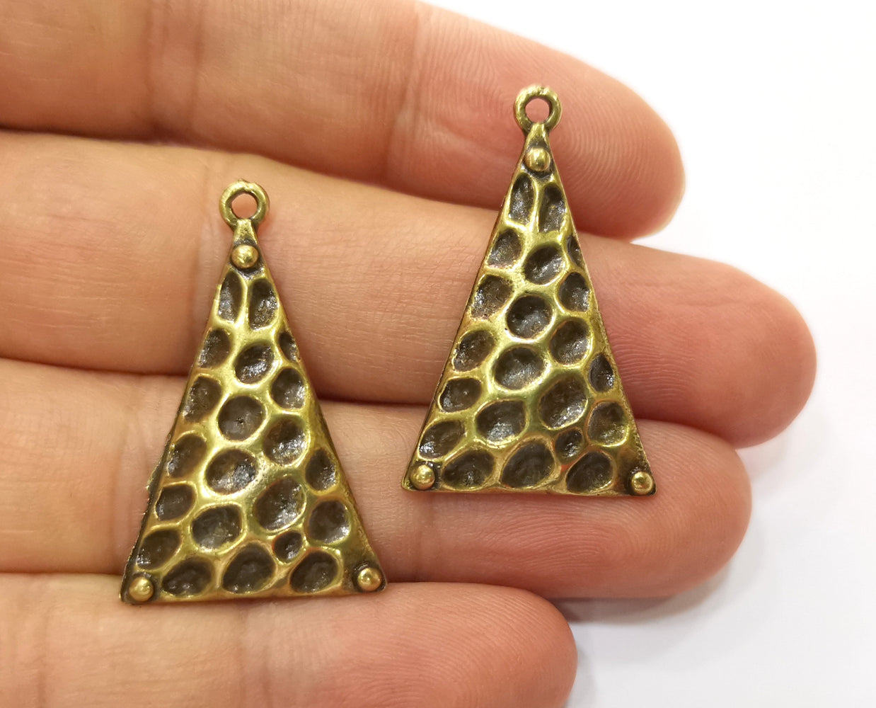 4 Hammered Triangle Charms Antique Bronze Plated Charms (35x21mm)  G18755