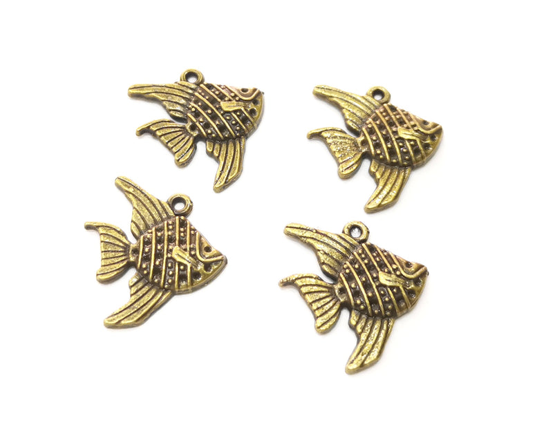 10 Fish Charms Antique Bronze Plated Charms (21x18mm)  G18330