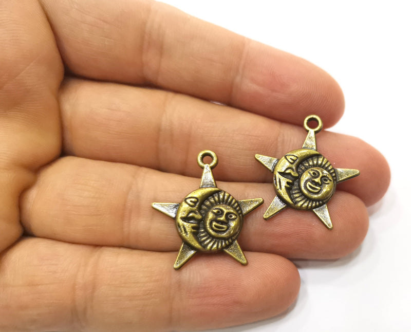 10 Sun,Moon and Star Charms Antique Bronze Plated Charms (27x24mm)  G18336