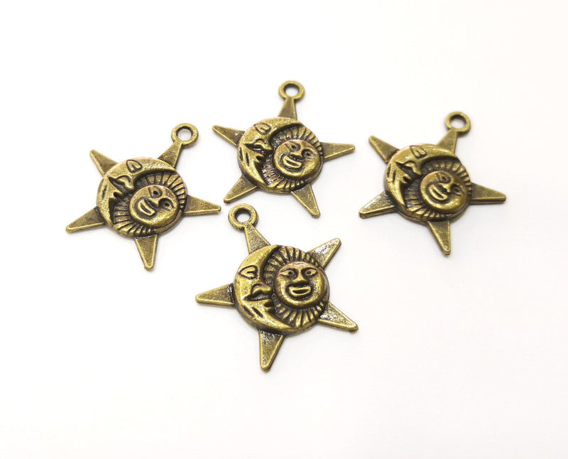 10 Sun,Moon and Star Charms Antique Bronze Plated Charms (27x24mm)  G18336