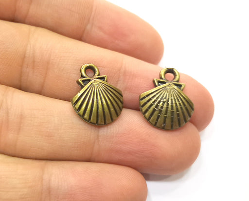 10 Sea Shell Charms Antique Bronze Plated Charms (18x14mm)  G18337