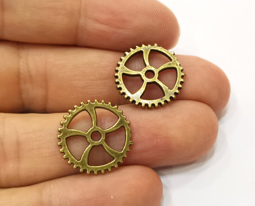 10 Antique Bronze Gearwheel Charms Antique Bronze Plated Charms (18mm)  G18829