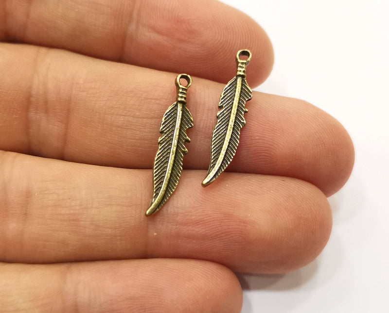 20 Feather Charms Antique Bronze Plated Charms (25x5mm)  G18948