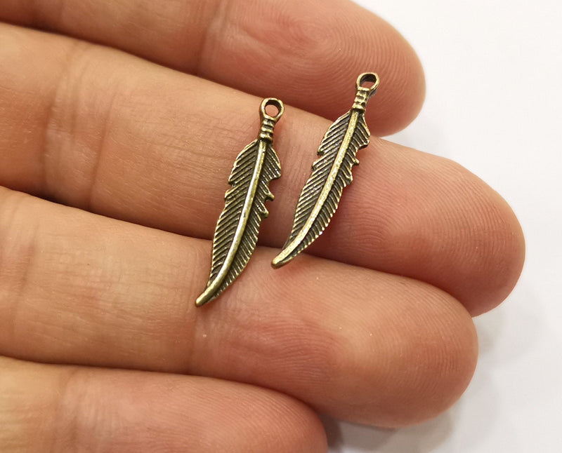 20 Feather Charms Antique Bronze Plated Charms (25x5mm)  G18948