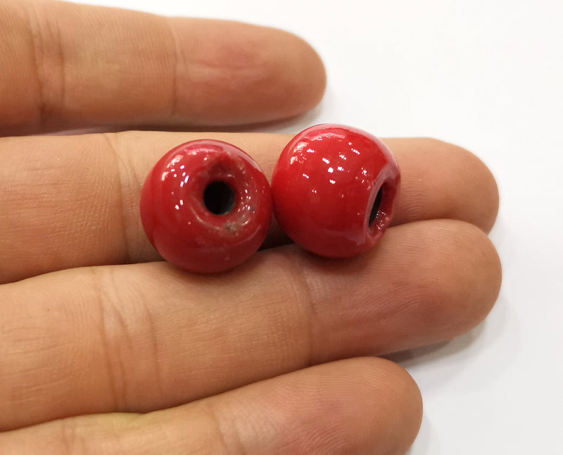 2 Round Red Glass Beads 18 mm (5.5mm beads inner size) G19031