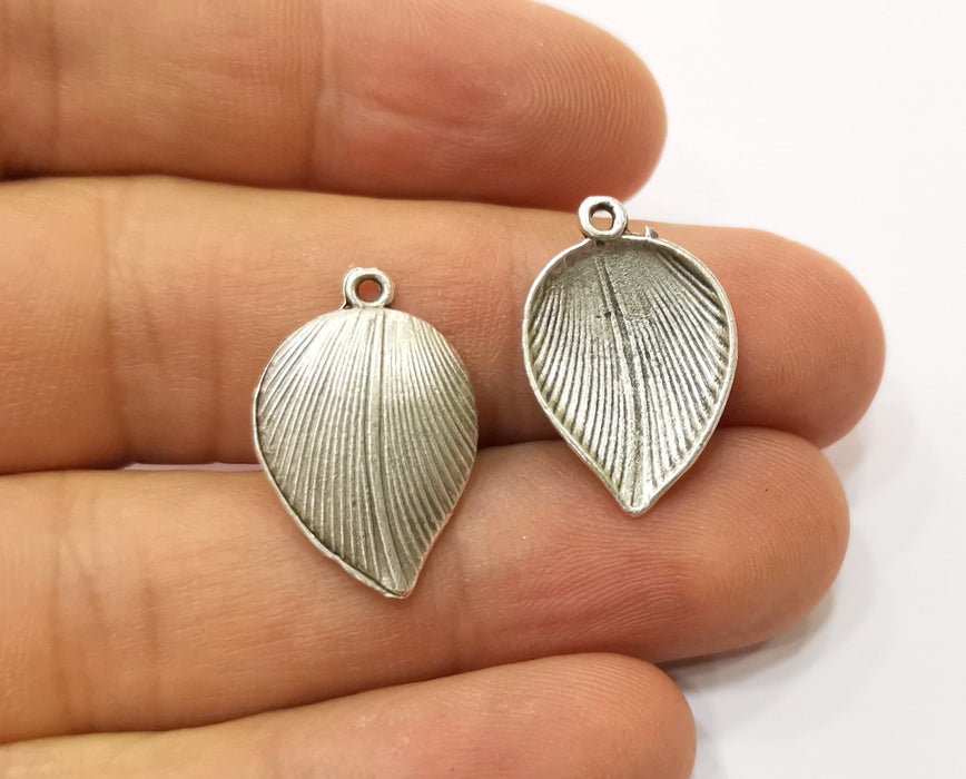 10 Silver Leaf Charms Antique Silver Plated Charms (22x15mm) G19091