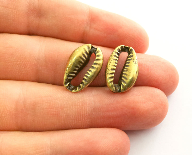 5 Cowrie Shell Charms Antique Bronze Plated Charms (20x13mm) G18943
