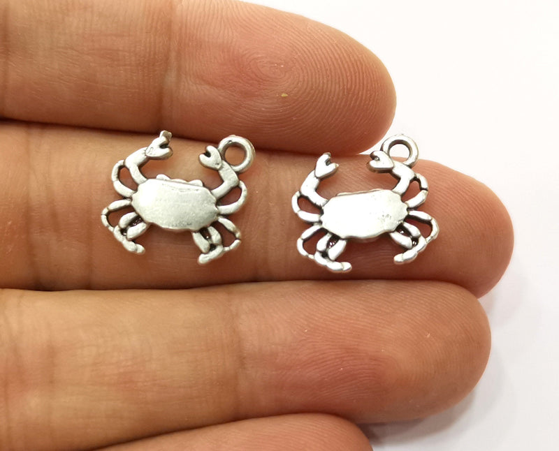 10  Crab Charms Antique Silver Plated Charms (15x16mm)  G19196