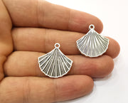 4 Ginko Leaf Charms Antique Silver Plated Charms (25x24mm)  G19202