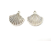 4 Ginko Leaf Charms Antique Silver Plated Charms (25x24mm)  G19202