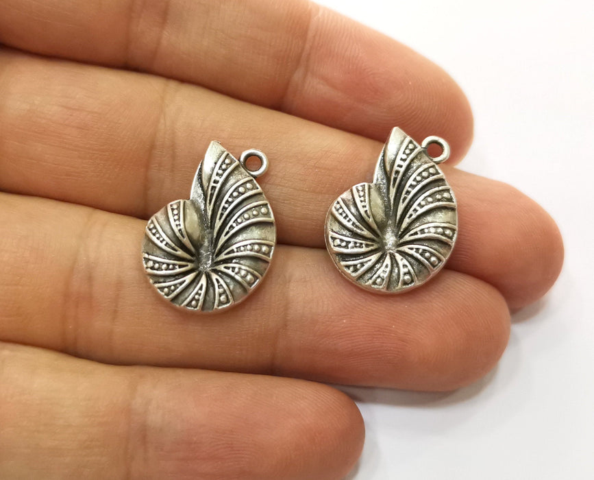 8 Snail Shell Charms Antique Silver Plated Charms (22x17mm)  G18655