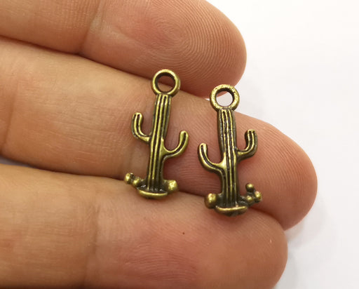 10 Cactus Charms Antique Bronze Plated Charms (20x9mm)  G19291