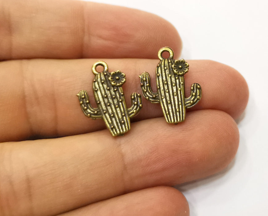 10 Cactus Charms Antique Bronze Plated Charms (20x15mm)  G18837