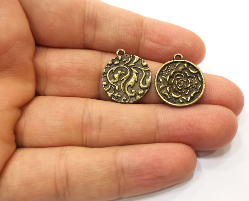 4 Flower Charms Antique Bronze Plated Charms (21x18mm)  G18929