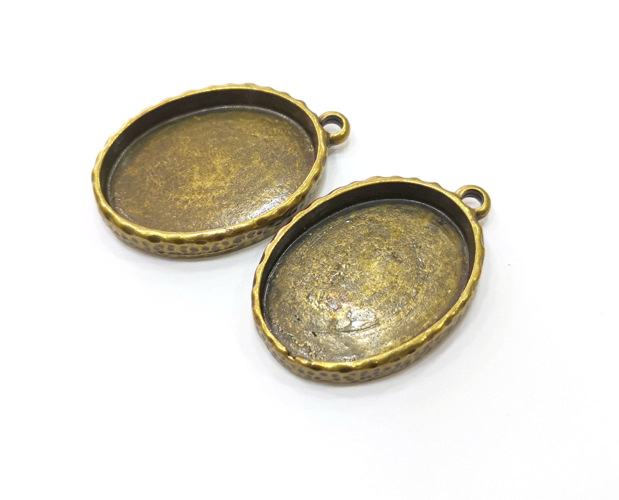 2 Antique Bronze Hammered Base Blank inlay Blank Pendant Base Resin Blank Mosaic Mountings Antique Bronze Plated (30x22mm blank )  G18954