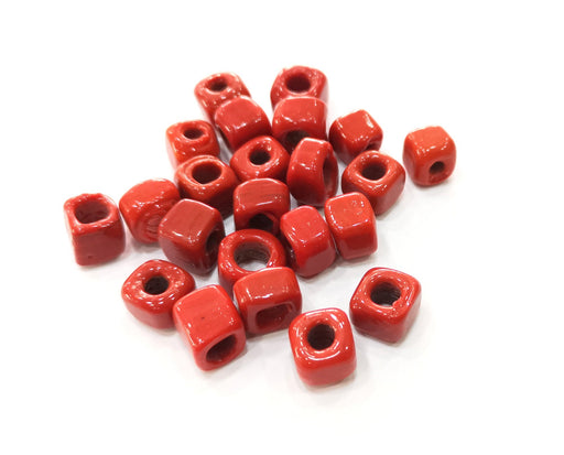 8 Cube Red Glass Beads 9x9 mm (3.8mm beads inner size) G18978