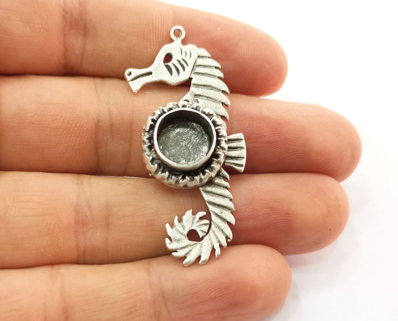Silver Pendant Blank Seahorse Base Blank inlay Blank Necklace Blank Resin Blank Antique Silver Plated Brass ( 10mm round blank)  G19067