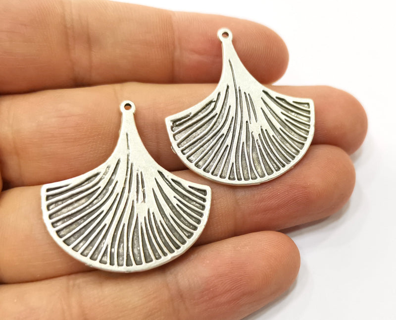 2 Silver Ginko Leaf Charms Antique Silver Plated Charms (35x32mm)  G19094